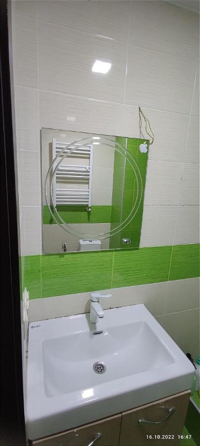 1 Bedroom Unit With Patio Тбилиси Екстериор снимка
